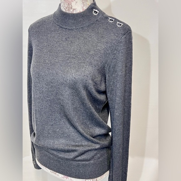 JOAN VASS‎ Charcoal gray mock neck sweater size M. - Picture 3 of 13
